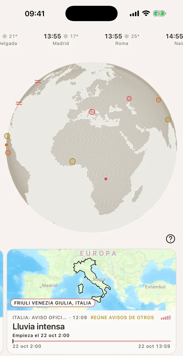 Captura de la app de SonarMap: el globo con los sucesos en vigor, la hora y el tiempo de varias ciudades arriba y, debajo, la tarjeta de un aviso oficial de lluvia intensa en Friuli Venezia Giulia, Italia